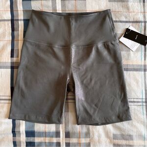 NWT Beyond Yoga Twinkle Metallic Grey High Rise Biker Shorts